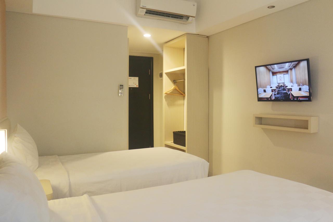 Cordela Hotel Cirebon Exterior foto